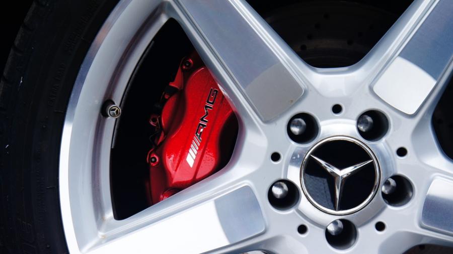 キャリパー塗装施工事例：ベンツCLS350　キャリパー塗装　COLOR:#011 royal flash candy red IMG9_1848_4K6urF_sub4.jpg