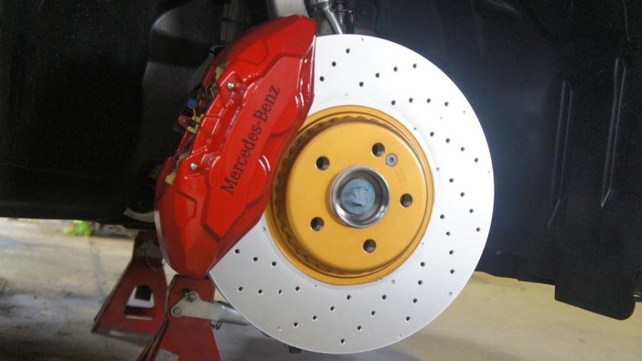 キャリパー塗装施工事例：ベンツCLS450　キャリパー塗装COLOR:#001 Italian losso solid　ローター塗装COLOR:#003 Tokyo midnight gold　ローター加工RrのみType:DD IMG9_1858_YctajZ_sub1.jpg