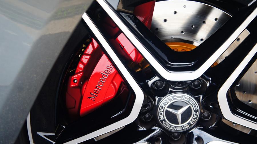 キャリパー塗装施工事例：ベンツCLS450　キャリパー塗装COLOR:#001 Italian losso solid　ローター塗装COLOR:#003 Tokyo midnight gold　ローター加工RrのみType:DD IMG9_1858_YctajZ_sub5.jpg