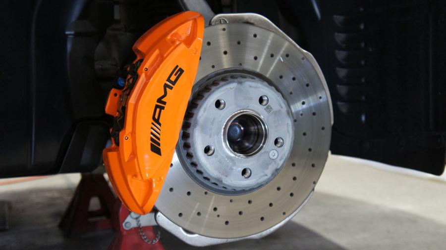 キャリパー塗装施工事例：ベンツCクラスクーペ　キャリパー塗装COLOR:#1110 Valencia premium orange IMG9_1929_qyjfKm_sub1.jpg