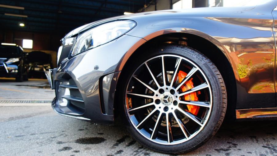 キャリパー塗装施工事例：ベンツCクラスクーペ　キャリパー塗装COLOR:#1110 Valencia premium orange IMG9_1929_qyjfKm_sub4.jpg