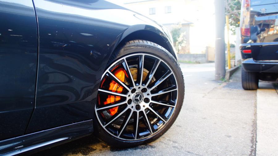 キャリパー塗装施工事例：ベンツCクラスクーペ　キャリパー塗装COLOR:#1110 Valencia premium orange IMG9_1929_qyjfKm_sub8.jpg