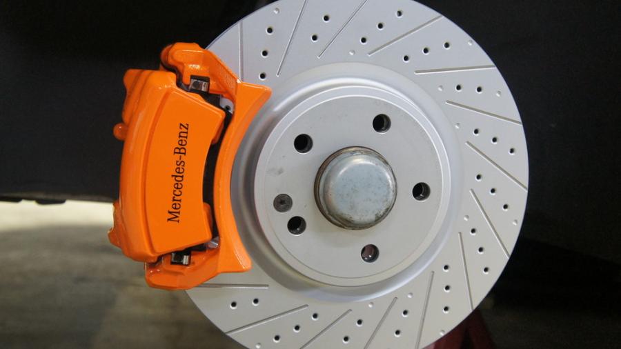 キャリパー塗装施工事例：ベンツCLAｼｭｰﾃｨﾝｸﾞﾌﾞﾚｰｸ　キャリパー塗装COLOR:#1110 Valencia premium orange　ローター加工Type:6SD IMG9_1939_UH5vCU_sub1.jpg