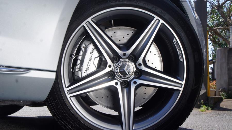 キャリパー塗装施工事例：ベンツE450　キャリパー塗装ローター塗装COLOR:#052 Premium platinum silver　ローター加工Type:DDP IMG9_1943_4kL7fV_sub6.jpg