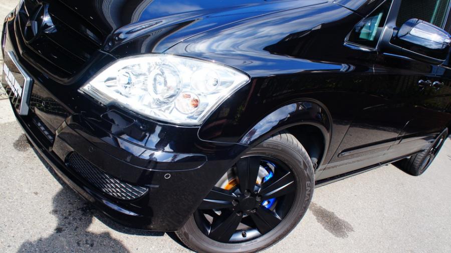 キャリパー塗装施工事例：ベンツVクラス　キャリパー塗装COLOR:#1115 Deep marine blue　ローター塗装COLOR:#003 Tokyo midnight gold IMG9_1947_UPGinK_sub7.jpg