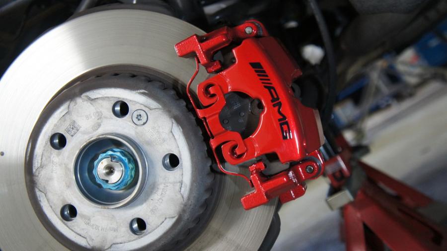 キャリパー塗装施工事例：ベンツCクラス　キャリパー塗装COLOR:#010 premiun rouge candy red IMG9_1956_YfZGSm_sub2.jpg