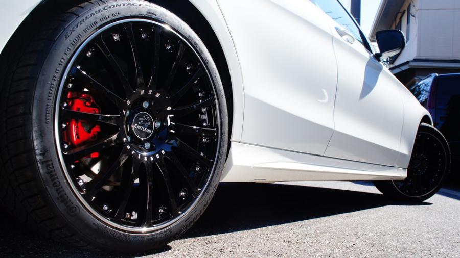 キャリパー塗装施工事例：ベンツCクラス　キャリパー塗装COLOR:#010 premiun rouge candy red IMG9_1956_YfZGSm_sub7.jpg