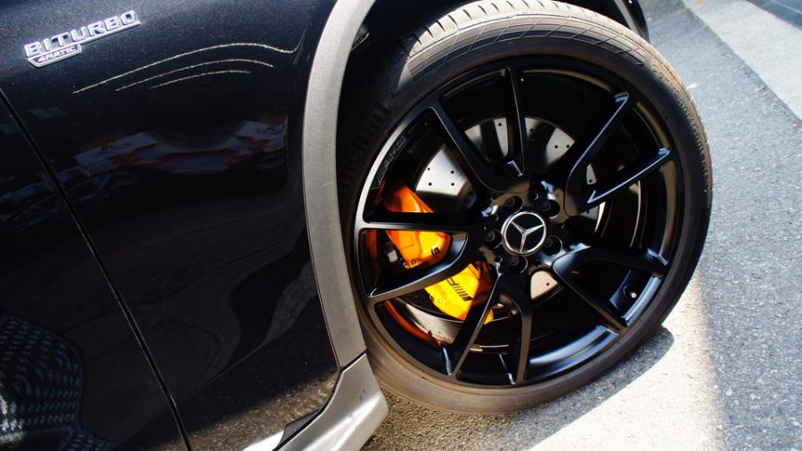 キャリパー塗装施工事例：ベンツGLC43AMG　キャリパー塗装COLOR:#021 california sunshinne yellow IMG9_1980_2DWxKW_sub7.jpg