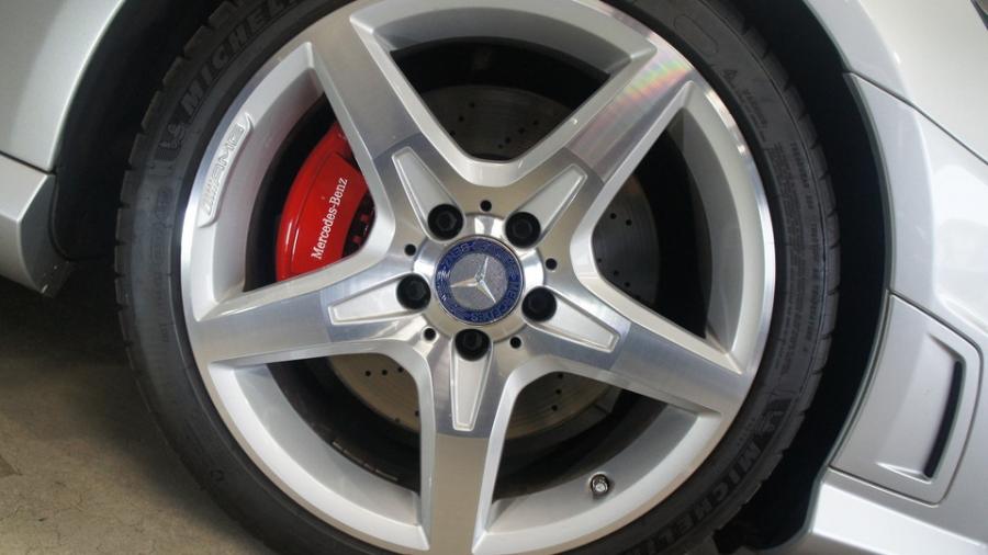 キャリパー塗装施工事例：ベンツSLK　キャリパー塗装COLOR:#001 Italian losso solid IMG9_1985_7YR4c5_sub3.jpg