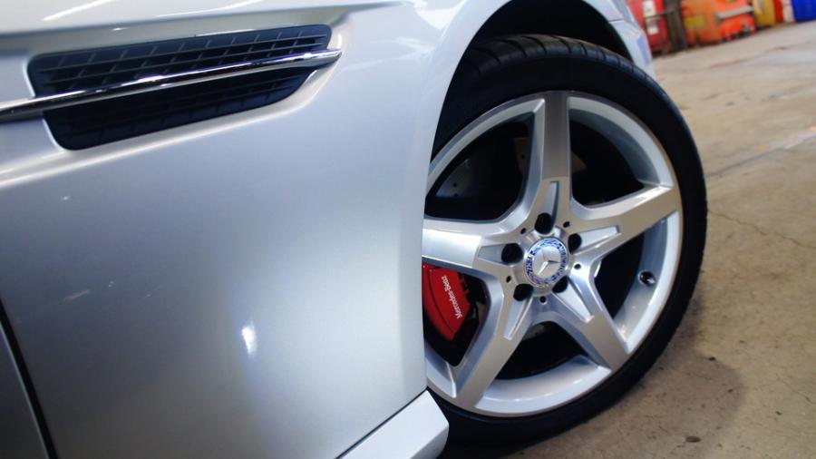 キャリパー塗装施工事例：ベンツSLK　キャリパー塗装COLOR:#001 Italian losso solid IMG9_1985_7YR4c5_sub5.jpg