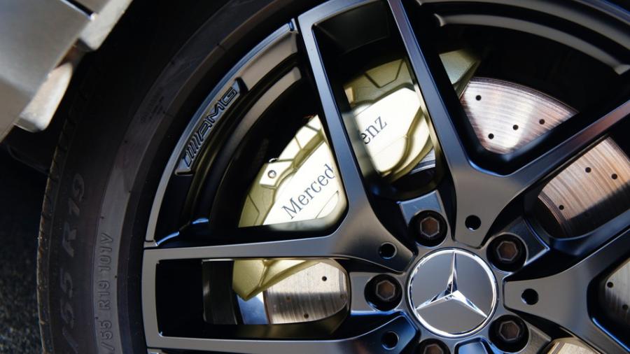 キャリパー塗装施工事例：ベンツGLC250　キャリパー塗装COLOR:#008 Flash champagne gold　ホイール塗装：マットブラック　パナメリカーナグリル装着 IMG9_1987_92GOUx_sub5.jpg