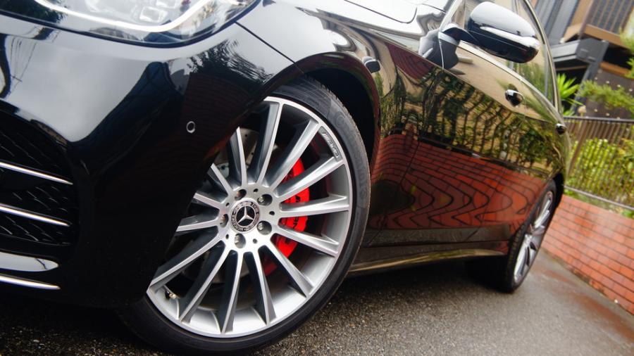 キャリパー塗装施工事例：ベンツSクラス　キャリパー塗装COLOR:#001 Italian losso solid IMG9_1991_5VnfOv_sub3.jpg