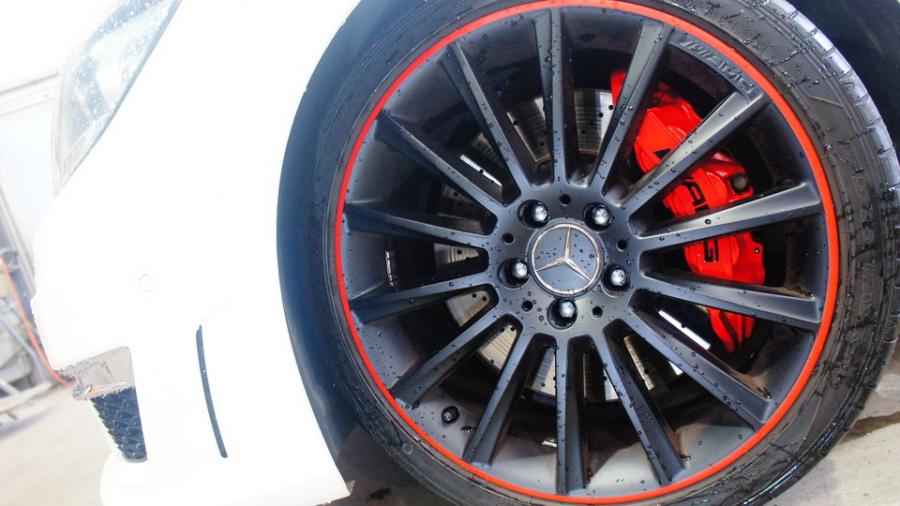 キャリパー塗装施工事例：ベンツC63AMG　キャリパー塗装COLOR:#001 Italian losso solid IMG9_1993_2R84yX_sub4.jpg