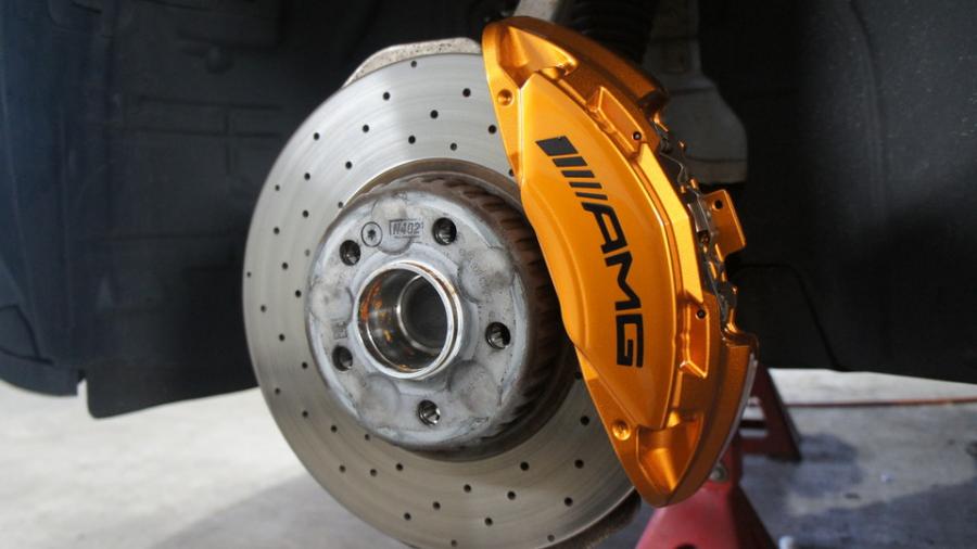 キャリパー塗装施工事例：ベンツCクラス　キャリパー塗装COLOR:#030 Royal art pearl orange gold IMG9_1996_tCuo45_sub1.jpg