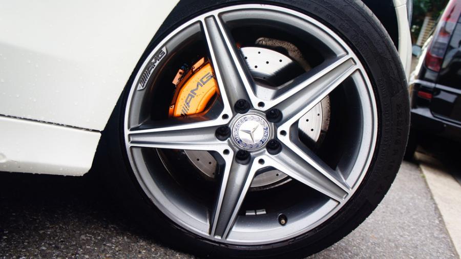 キャリパー塗装施工事例：ベンツCクラス　キャリパー塗装COLOR:#030 Royal art pearl orange gold IMG9_1996_tCuo45_sub5.jpg