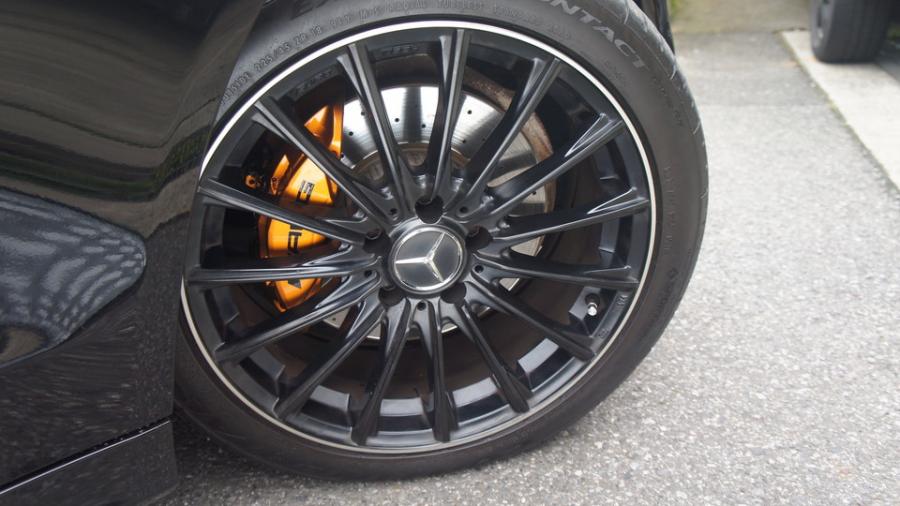 キャリパー塗装施工事例：ベンツC250　キャリパー塗装COLOR:#030 Royal art pearl orange gold IMG9_2004_alv1l0_sub5.jpg