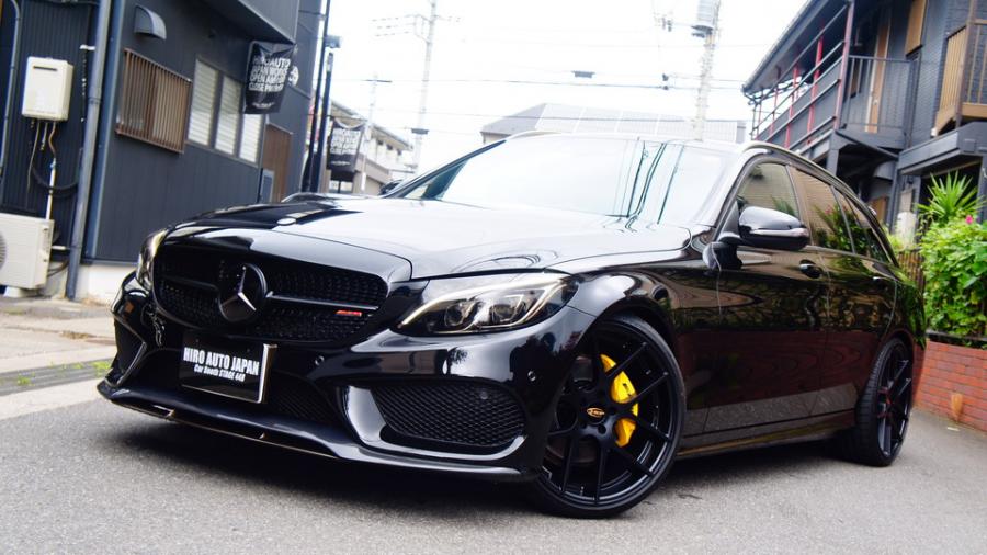 ベンツC180　キャリパー塗装COLOR:#002 giallo modena　ローター塗装COLOR:#005 Deep coal black