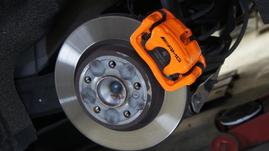 キャリパー塗装施工事例：ベンツCLA250ｼｭｰﾃｨﾝｸﾞﾌﾞﾚｰｸ　キャリパー塗装COLOR:#1110 Valencia premium orange IMG9_2041_5PmuCr_sub2.jpg