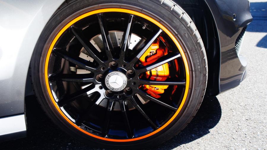 キャリパー塗装施工事例：ベンツCLA250ｼｭｰﾃｨﾝｸﾞﾌﾞﾚｰｸ　キャリパー塗装COLOR:#1110 Valencia premium orange IMG9_2041_5PmuCr_sub5.jpg