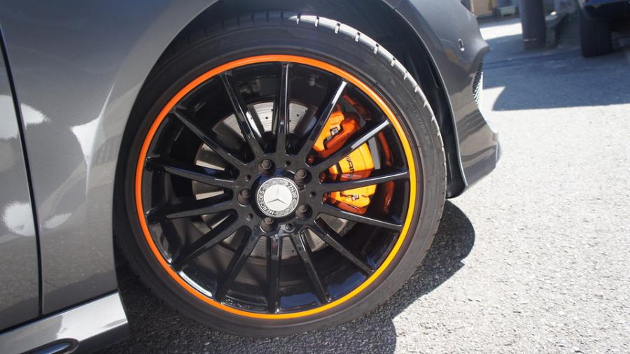 キャリパー塗装施工事例：ベンツCLA250ｼｭｰﾃｨﾝｸﾞﾌﾞﾚｰｸ　キャリパー塗装COLOR:#1110 Valencia premium orange IMG9_2041_5PmuCr_sub6.jpg