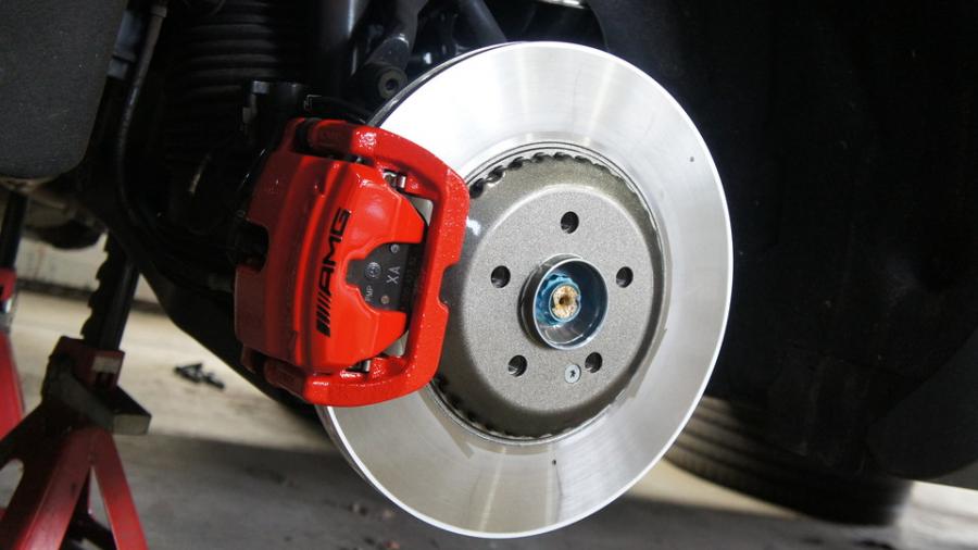 キャリパー塗装施工事例：ベンツCLS53AMG　キャリパー塗装COLOR:#001 Italian losso solid　ローター塗装COLOR:#004 Blast light gray metalic IMG9_2047_uNyywF_sub2.jpg