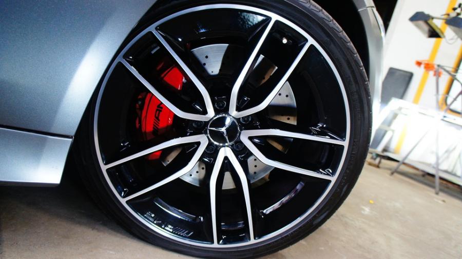 キャリパー塗装施工事例：ベンツCLS53AMG　キャリパー塗装COLOR:#001 Italian losso solid　ローター塗装COLOR:#004 Blast light gray metalic IMG9_2047_uNyywF_sub8.jpg