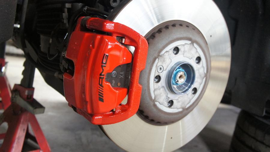 キャリパー塗装施工事例：ベンツE43AMG　キャリパー塗装COLOR:#001 Italian losso solid IMG9_2054_ynI8mG_sub1.jpg