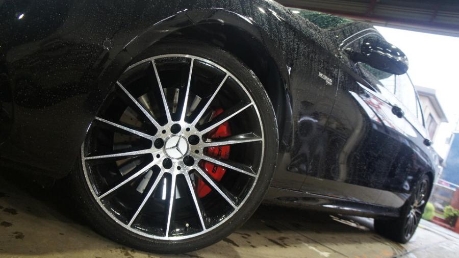 キャリパー塗装施工事例：ベンツE43AMG　キャリパー塗装COLOR:#001 Italian losso solid IMG9_2054_ynI8mG_sub4.jpg