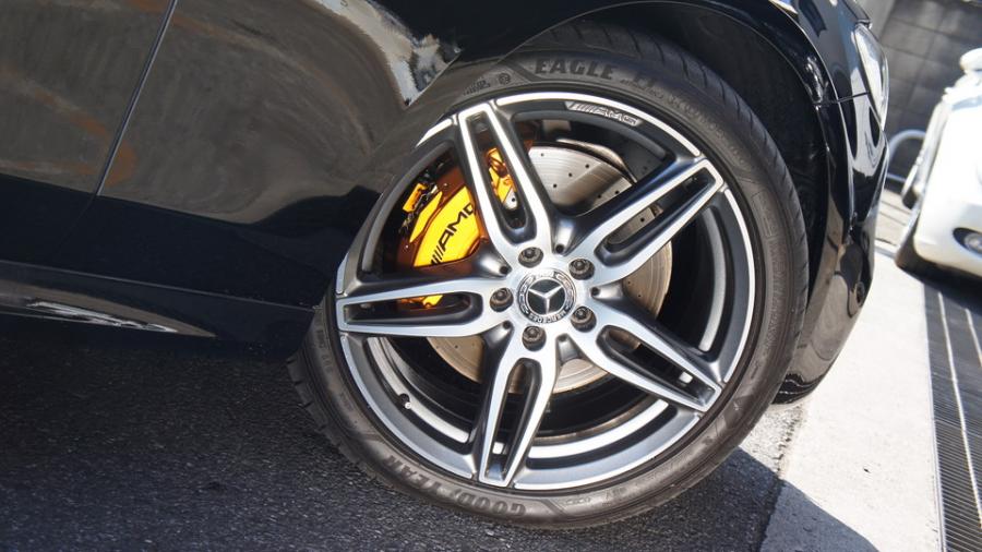 キャリパー塗装施工事例：ベンツE220d　キャリパー塗装COLOR:#030 Royal art pearl orange gold　リアディフューザー取付 IMG9_2062_METRdG_sub3.jpg