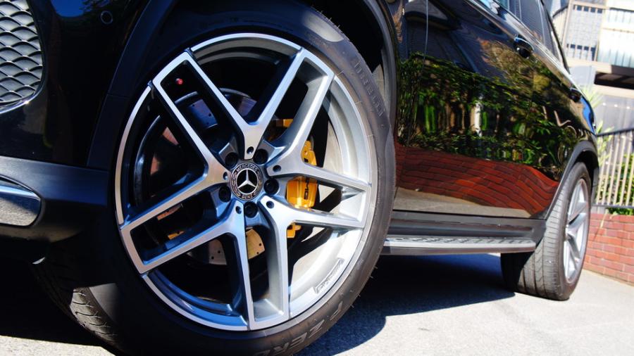 キャリパー塗装施工事例：ベンツGLEクーペ　キャリパー塗装COLOR:#003 Tokyo midnight gold　ローダウンH＆R IMG9_2063_LU5EKF_sub3.jpg