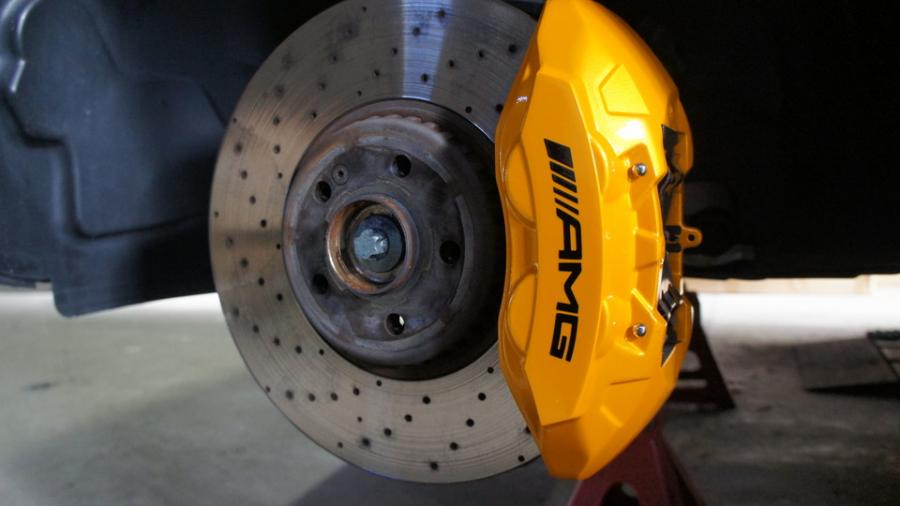 キャリパー塗装施工事例：ベンツGLC43AMGクーペ　キャリパー塗装COLOR:#021 california sunshinne yellow IMG9_2080_WqwbUe_sub1.jpg