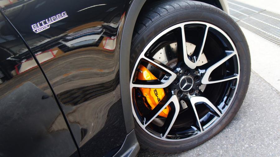 キャリパー塗装施工事例：ベンツGLC43AMGクーペ　キャリパー塗装COLOR:#021 california sunshinne yellow IMG9_2080_WqwbUe_sub6.jpg