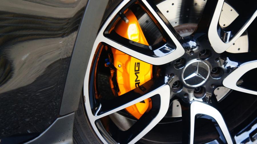 キャリパー塗装施工事例：ベンツGLC43AMGクーペ　キャリパー塗装COLOR:#021 california sunshinne yellow IMG9_2080_WqwbUe_sub7.jpg