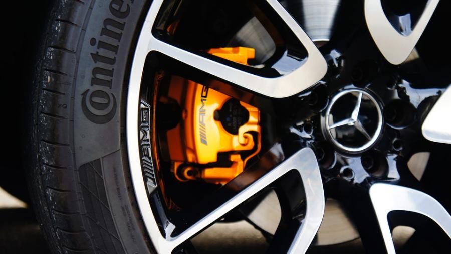 キャリパー塗装施工事例：ベンツGLC43AMGクーペ　キャリパー塗装COLOR:#021 california sunshinne yellow IMG9_2080_WqwbUe_sub8.jpg