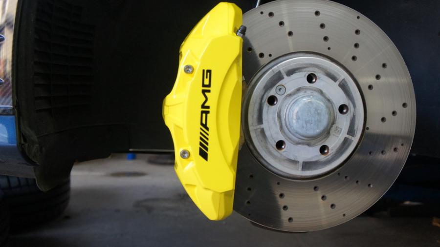 キャリパー塗装施工事例：ベンツA35AMG　キャリパー塗装COLOR:#020 hawaiian passion yellow IMG9_2081_RKf5st_sub1.jpg
