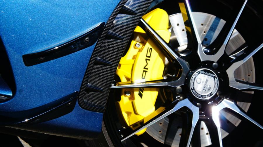 キャリパー塗装施工事例：ベンツA35AMG　キャリパー塗装COLOR:#020 hawaiian passion yellow IMG9_2081_RKf5st_sub4.jpg