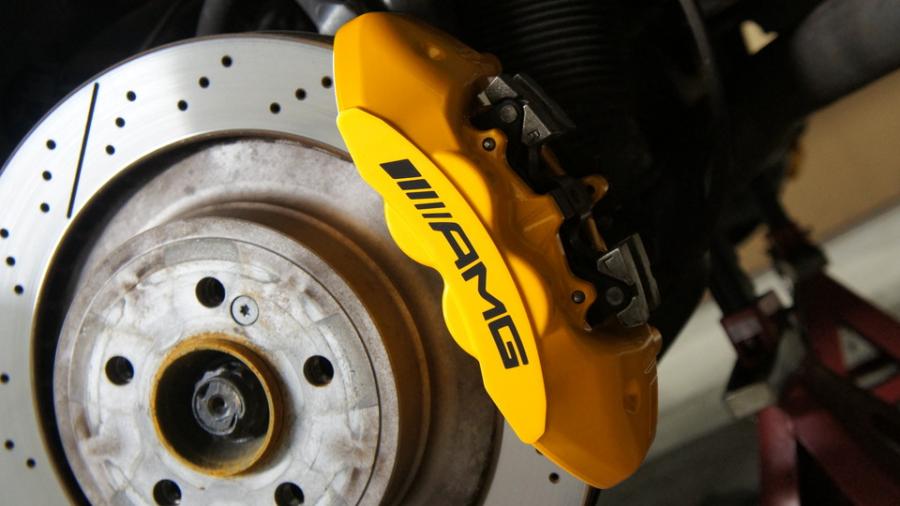 キャリパー塗装施工事例：ベンツE63AMG　キャリパー塗装COLOR:#021 california sunshinne yellow IMG9_2084_vWNJ4f_sub1.jpg