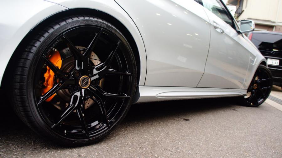 キャリパー塗装施工事例：ベンツE63AMG　キャリパー塗装COLOR:#021 california sunshinne yellow IMG9_2084_vWNJ4f_sub5.jpg