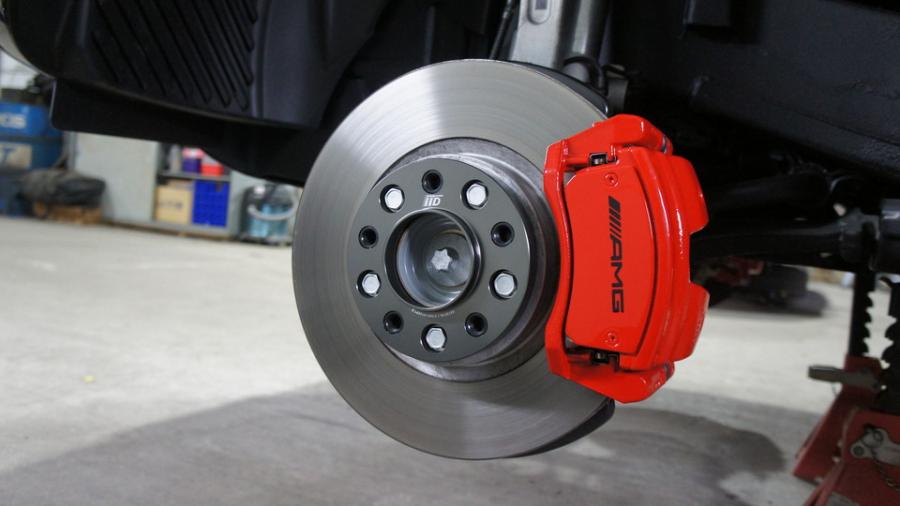 キャリパー塗装施工事例：ベンツG350d　キャリパー塗装COLOR:#001 Italian losso solid　スペーサー前後取付、ホイール塗装一台分、各種ブラックアウト塗装 IMG9_2096_ugCztL_sub1.jpg