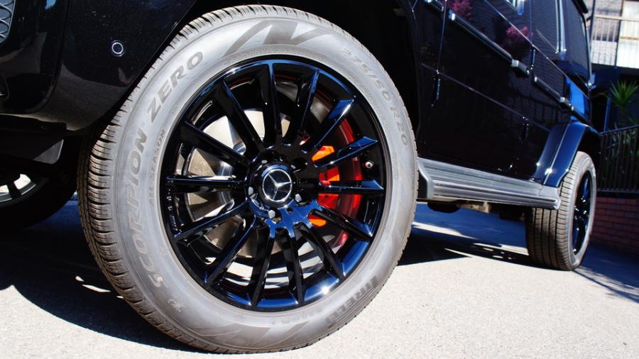 キャリパー塗装施工事例：ベンツG350d　キャリパー塗装COLOR:#001 Italian losso solid　スペーサー前後取付、ホイール塗装一台分、各種ブラックアウト塗装 IMG9_2096_ugCztL_sub4.jpg