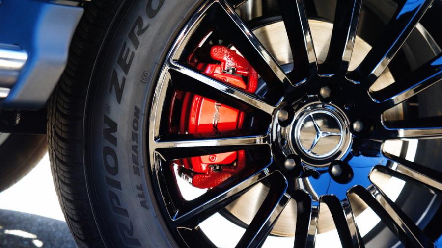 キャリパー塗装施工事例：ベンツG350d　キャリパー塗装COLOR:#001 Italian losso solid　スペーサー前後取付、ホイール塗装一台分、各種ブラックアウト塗装 IMG9_2096_ugCztL_sub7.jpg