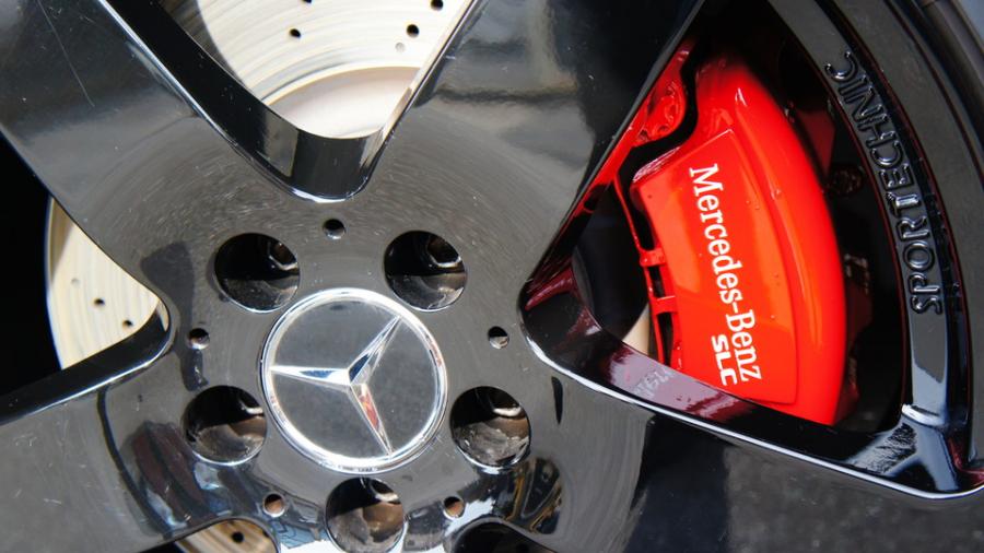 キャリパー塗装施工事例：ベンツSLC　キャリパー塗装COLOR:#001 Italian losso solid　スペーサー装着 IMG9_2100_hcIA0o_sub12.jpg