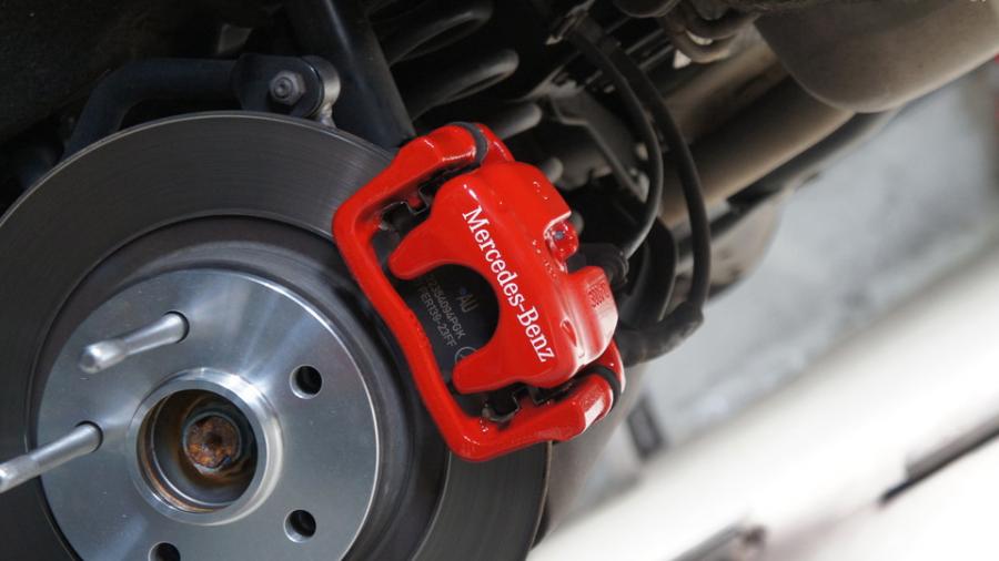 キャリパー塗装施工事例：ベンツSLC　キャリパー塗装COLOR:#001 Italian losso solid　スペーサー装着 IMG9_2100_hcIA0o_sub2.jpg