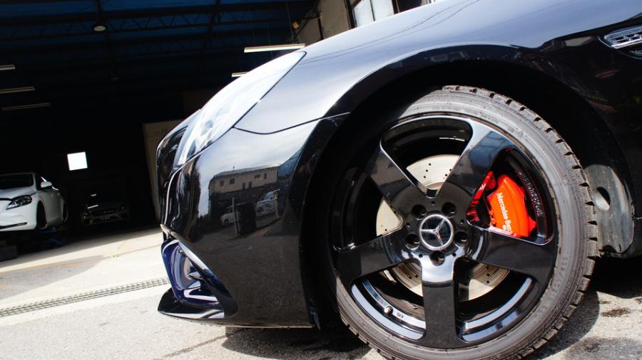 キャリパー塗装施工事例：ベンツSLC　キャリパー塗装COLOR:#001 Italian losso solid　スペーサー装着 IMG9_2100_hcIA0o_sub5.jpg