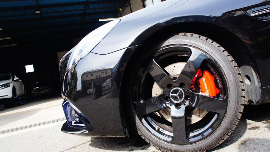 キャリパー塗装施工事例：ベンツSLC　キャリパー塗装COLOR:#001 Italian losso solid　スペーサー装着 IMG9_2100_hcIA0o_sub6.jpg