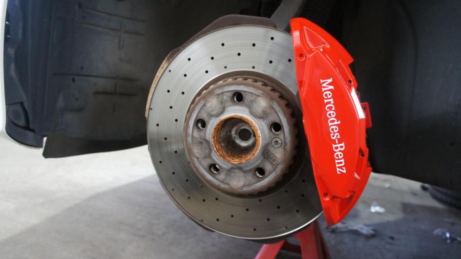 ベンツCクラス　キャリパー塗装COLOR:#001 Italian losso solid