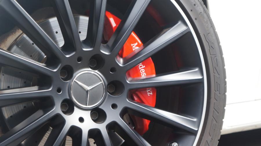 キャリパー塗装施工事例：ベンツCクラス　キャリパー塗装COLOR:#001 Italian losso solid IMG9_2131_7Ebxrc_sub4.jpg