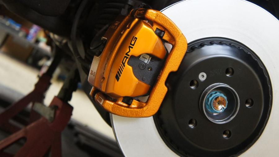 キャリパー塗装施工事例：ベンツCLS53AMG　キャリパー・ローター塗装COLOR:#030 Royal art pearl orange gold、#005 Deep coal black IMG9_2132_90BJRE_sub3.jpg