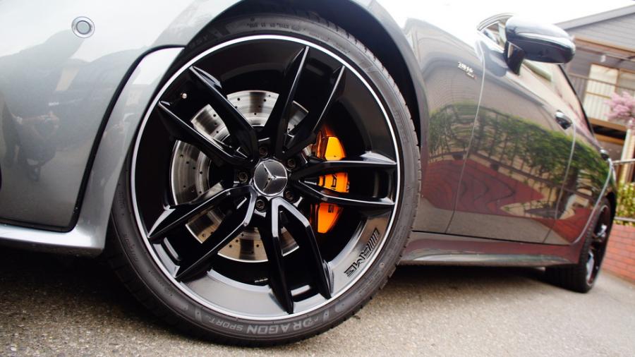 キャリパー塗装施工事例：ベンツCLS53AMG　キャリパー・ローター塗装COLOR:#030 Royal art pearl orange gold、#005 Deep coal black IMG9_2132_90BJRE_sub4.jpg