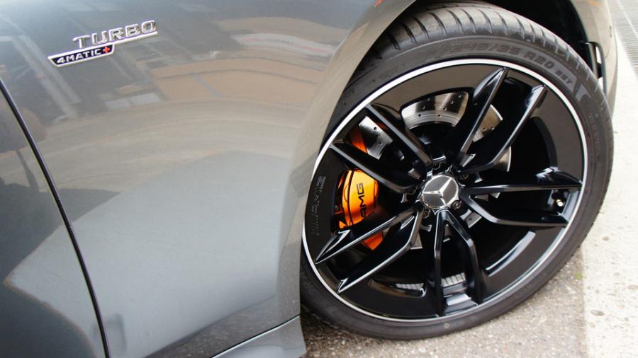 キャリパー塗装施工事例：ベンツCLS53AMG　キャリパー・ローター塗装COLOR:#030 Royal art pearl orange gold、#005 Deep coal black IMG9_2132_90BJRE_sub6.jpg